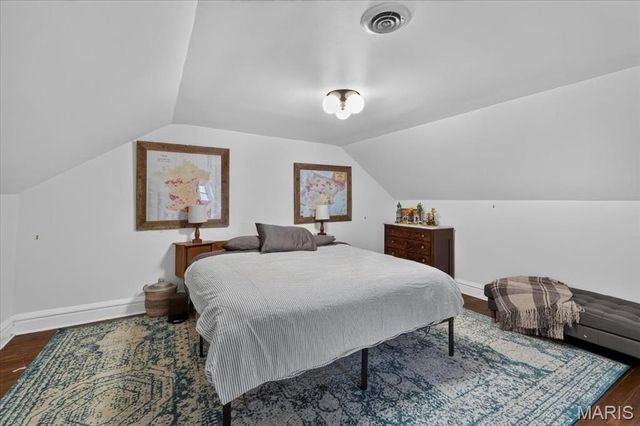 6947 Pershing Avenue, University City, MO 63130
