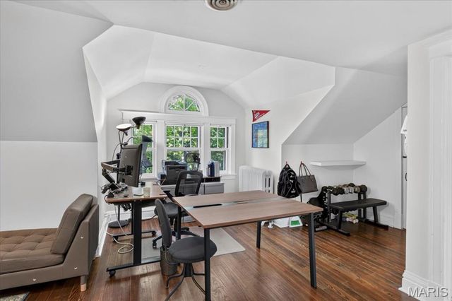 6947 Pershing Avenue, University City, MO 63130