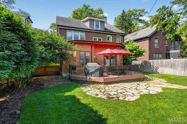 6947 Pershing Avenue, University City, MO 63130