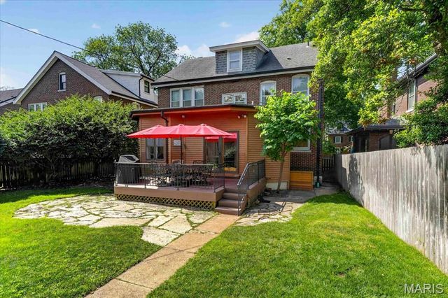 6947 Pershing Avenue, University City, MO 63130