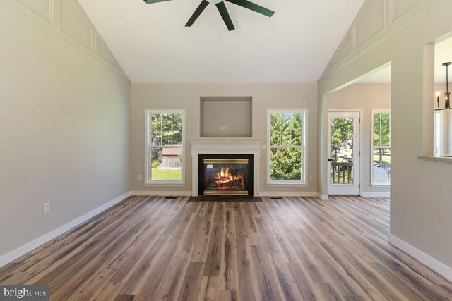 203 FOREST AVE, Colonial Beach, VA 22443