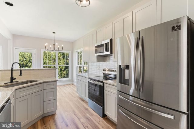 203 FOREST AVE, Colonial Beach, VA 22443