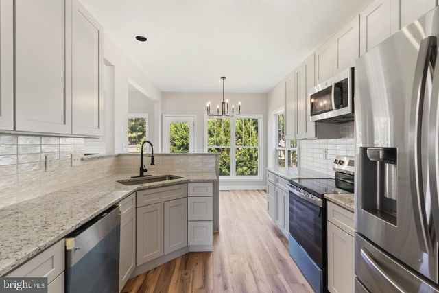 203 FOREST AVE, Colonial Beach, VA 22443