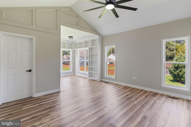 203 FOREST AVE, Colonial Beach, VA 22443
