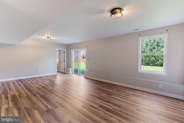 203 FOREST AVE, Colonial Beach, VA 22443