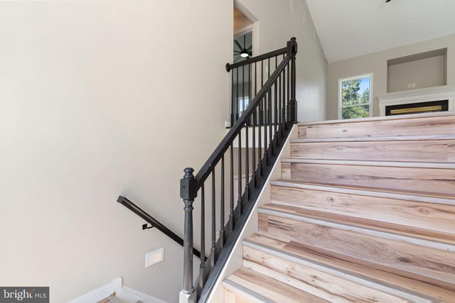 203 FOREST AVE, Colonial Beach, VA 22443