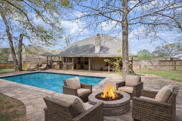 10490 Sunflower Drive, Conroe, TX 77318