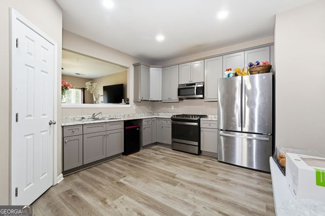 2415 Valley Creek Drive, Lithia Springs, GA 30122
