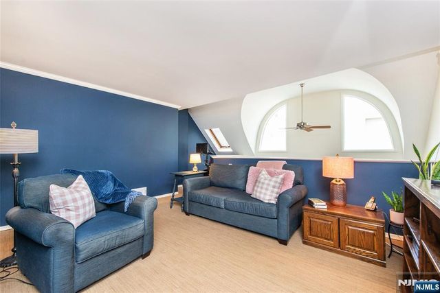 902 River Renaissance C02, East Rutherford, NJ 07073