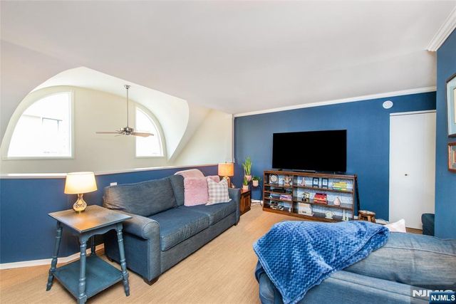 902 River Renaissance C02, East Rutherford, NJ 07073