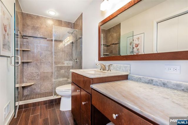902 River Renaissance C02, East Rutherford, NJ 07073