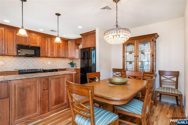 902 River Renaissance C02, East Rutherford, NJ 07073