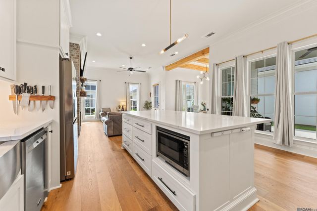 4926 Pembrooke Ave, Gonzales, LA 70737