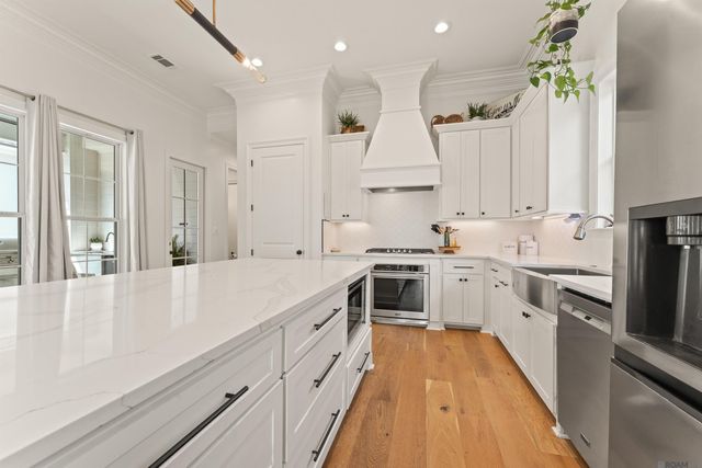 4926 Pembrooke Ave, Gonzales, LA 70737