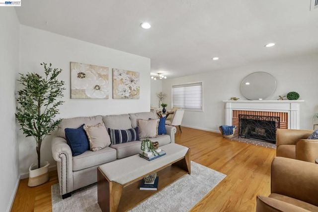 1253 4Th St, Livermore, CA 94550