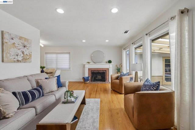 1253 4Th St, Livermore, CA 94550