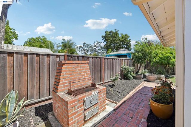 1253 4Th St, Livermore, CA 94550