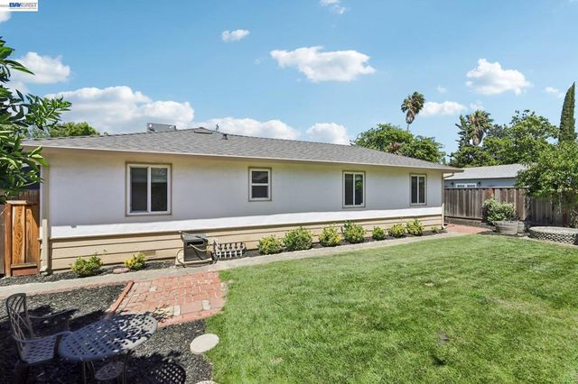 1253 4Th St, Livermore, CA 94550