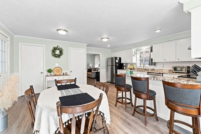 12 Waverly St, Taunton, MA 02780