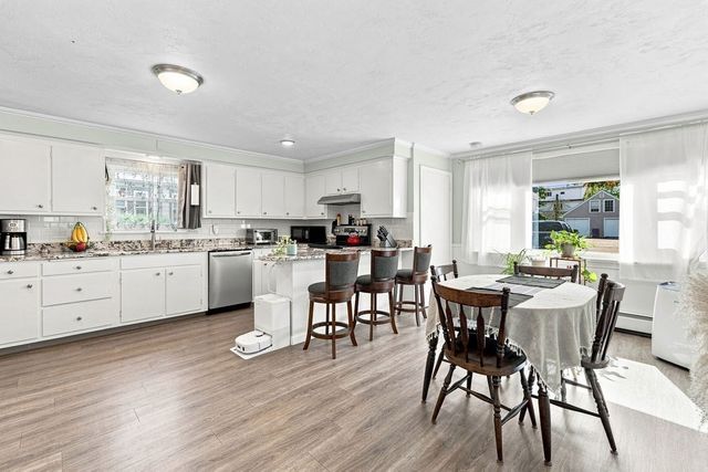 12 Waverly St, Taunton, MA 02780