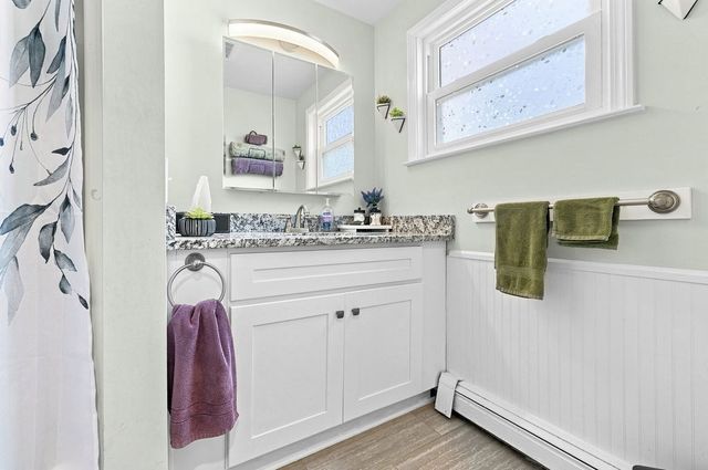 12 Waverly St, Taunton, MA 02780