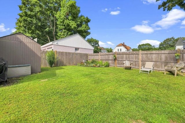 12 Waverly St, Taunton, MA 02780