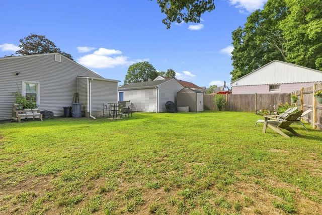 12 Waverly St, Taunton, MA 02780