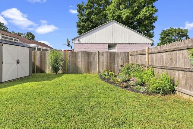 12 Waverly St, Taunton, MA 02780