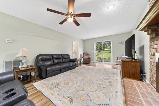 770 Martha Leeville Rd, Lebanon, TN 37090