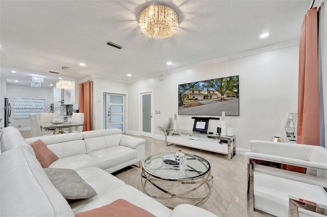 18060 SW 11th Court, Pembroke Pines, FL 33029