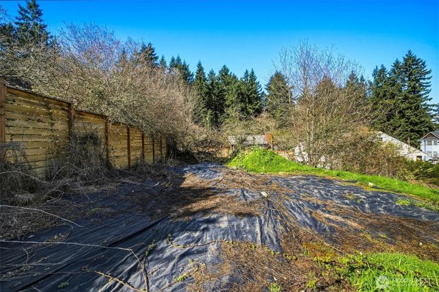 9017 3rd Avenue SW, Seattle, WA 98106