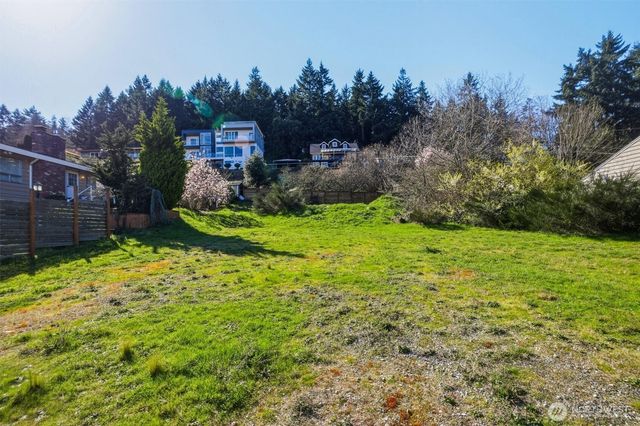 9017 3rd Avenue SW, Seattle, WA 98106