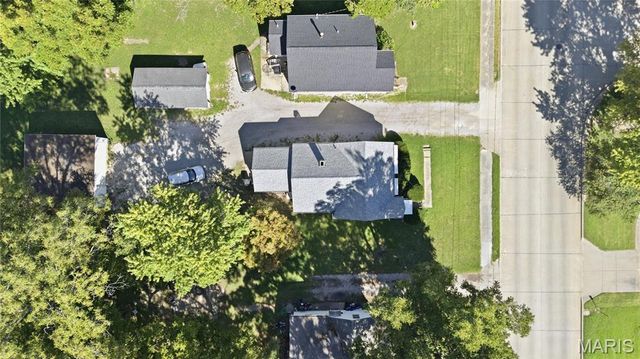 2307 E Main Street, Belleville, IL 62221