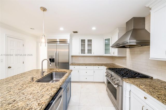 4160 Bay Point Rd, Miami, FL 33137