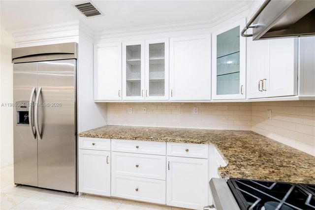 4160 Bay Point Rd, Miami, FL 33137