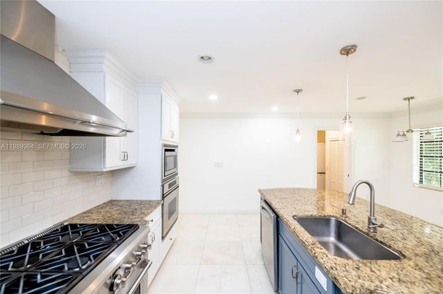 4160 Bay Point Rd, Miami, FL 33137