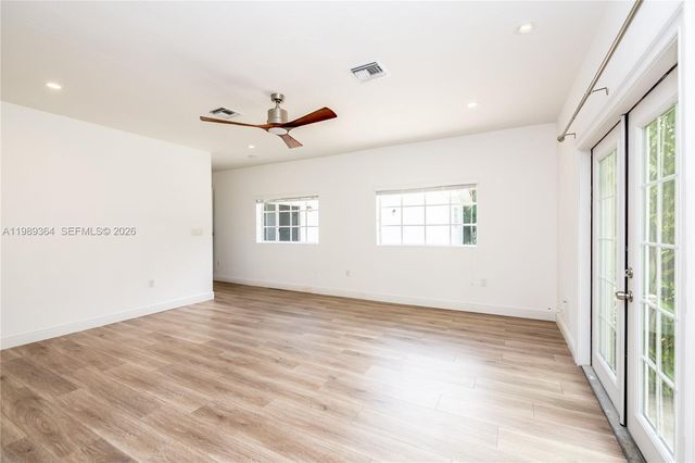 4160 Bay Point Rd, Miami, FL 33137