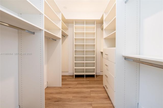 4160 Bay Point Rd, Miami, FL 33137