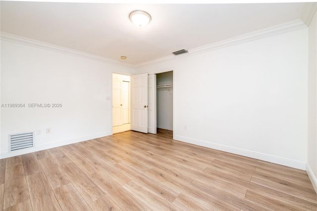 4160 Bay Point Rd, Miami, FL 33137