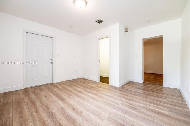 4160 Bay Point Rd, Miami, FL 33137