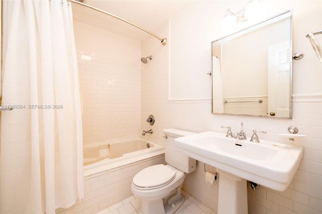 4160 Bay Point Rd, Miami, FL 33137