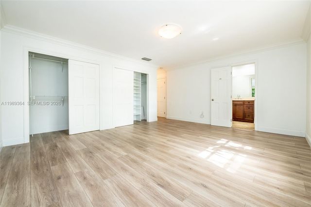 4160 Bay Point Rd, Miami, FL 33137