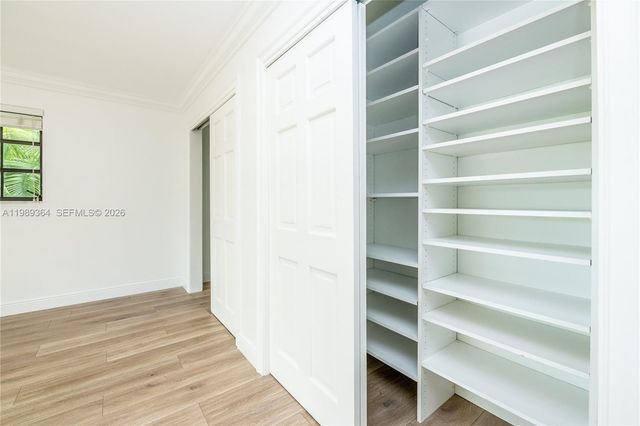 4160 Bay Point Rd, Miami, FL 33137