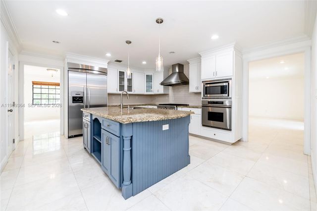 4160 Bay Point Rd, Miami, FL 33137