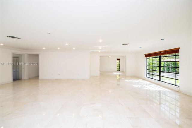 4160 Bay Point Rd, Miami, FL 33137