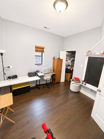 1506 E Marquette Road, Chicago, IL 60637