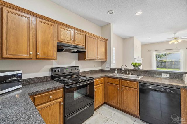 2504 Gulf Breeze Ave, Pensacola, FL 32507