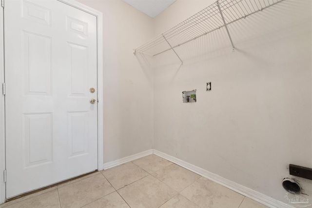 2504 Gulf Breeze Ave, Pensacola, FL 32507