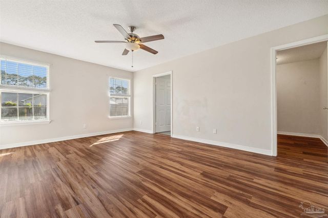 2504 Gulf Breeze Ave, Pensacola, FL 32507