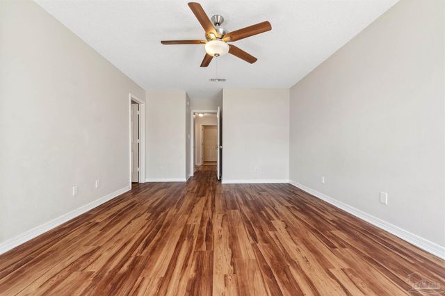 2504 Gulf Breeze Ave, Pensacola, FL 32507